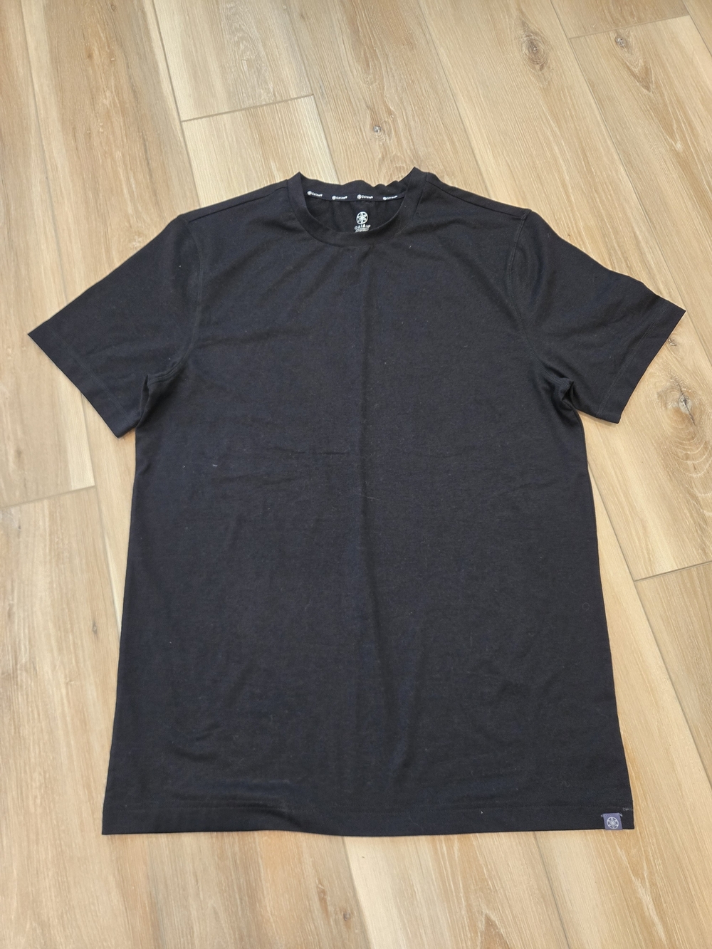GAIAM Black Short Sleeve Crew Neck Tee